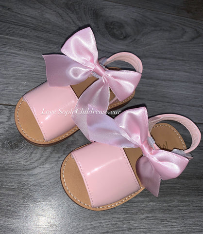 Pink bow sandals